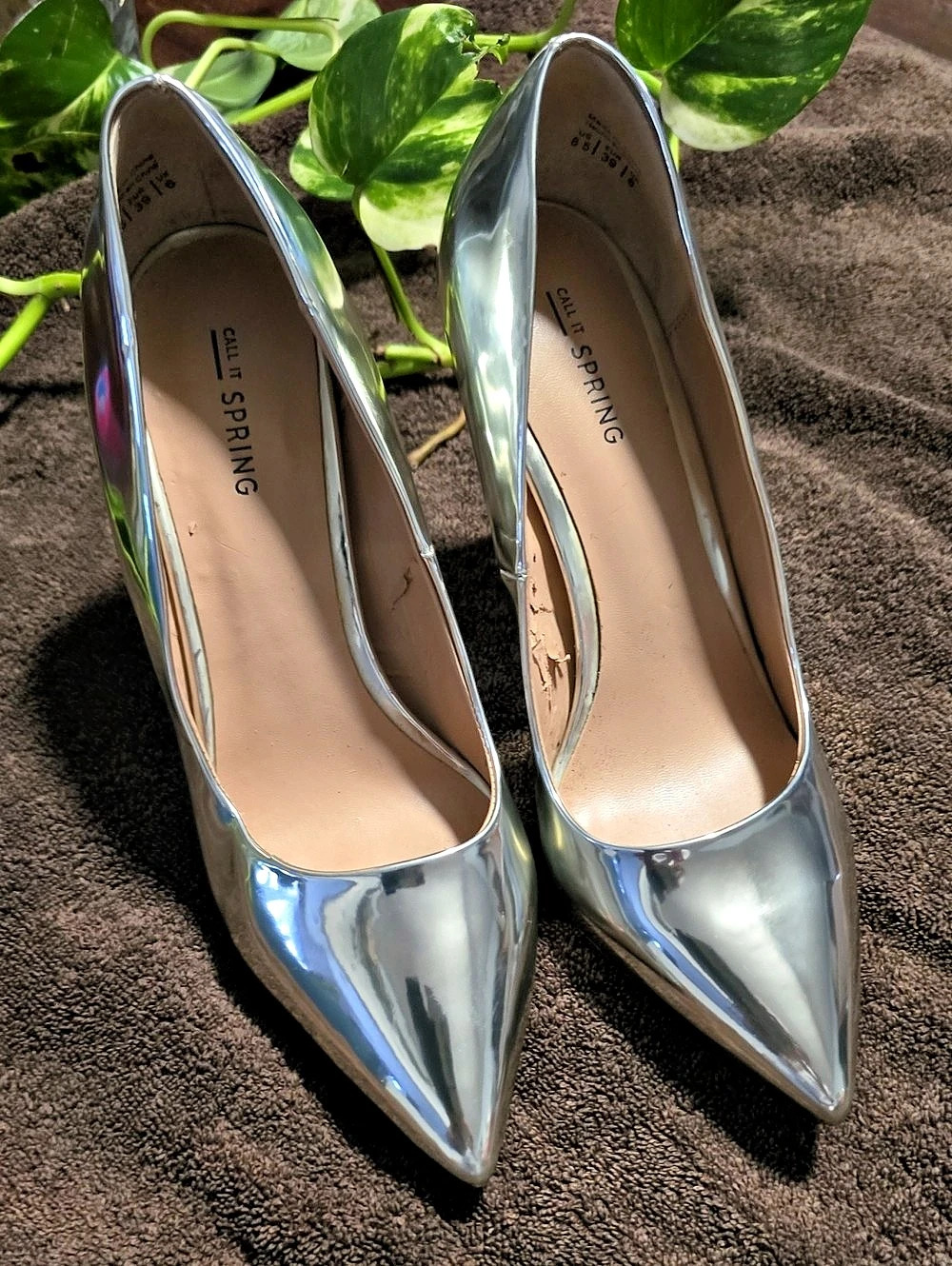 Shoe Dazzle Pointed Toe Metallic Heels Like New